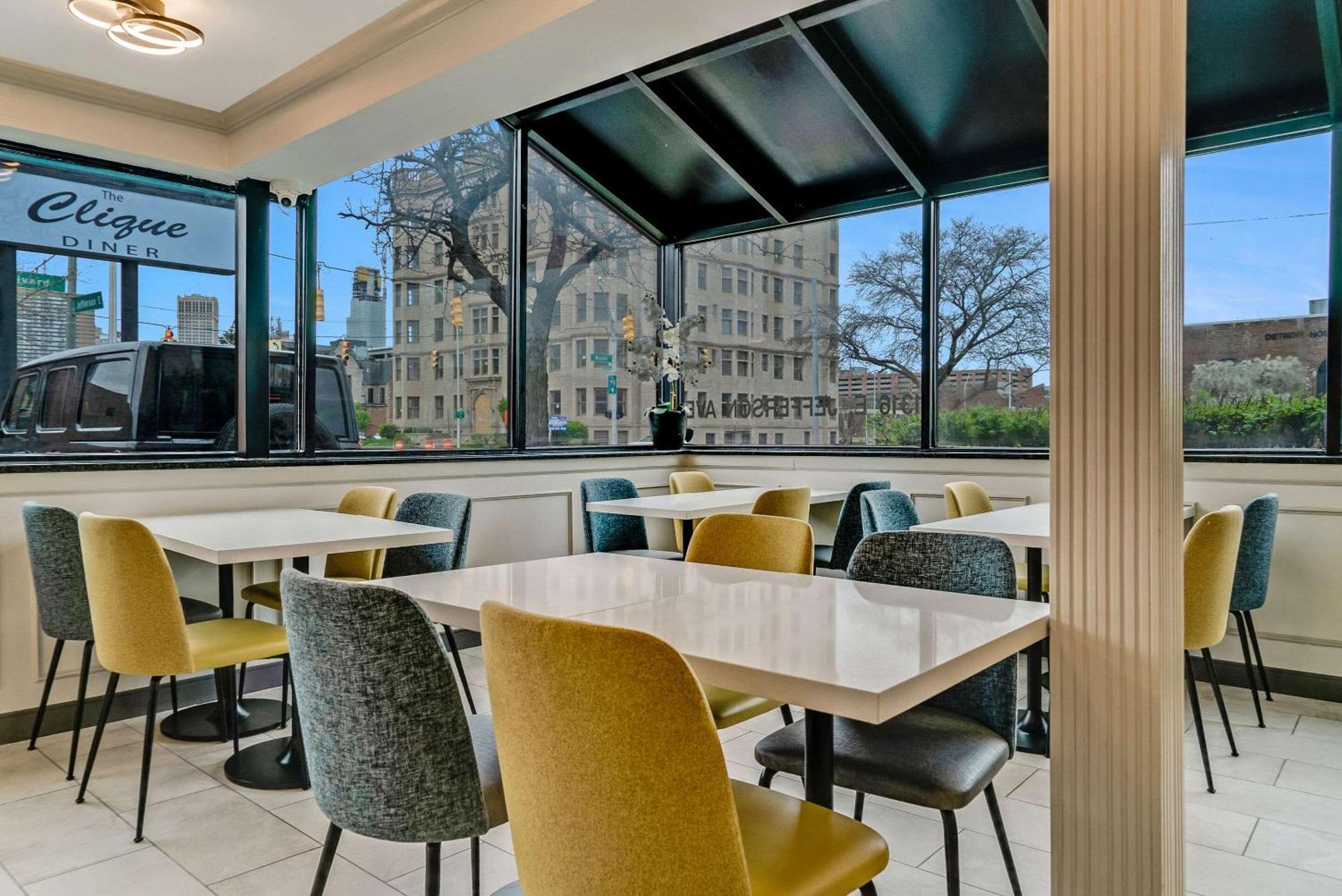 Quality Inn Detroit Downtown Экстерьер фото