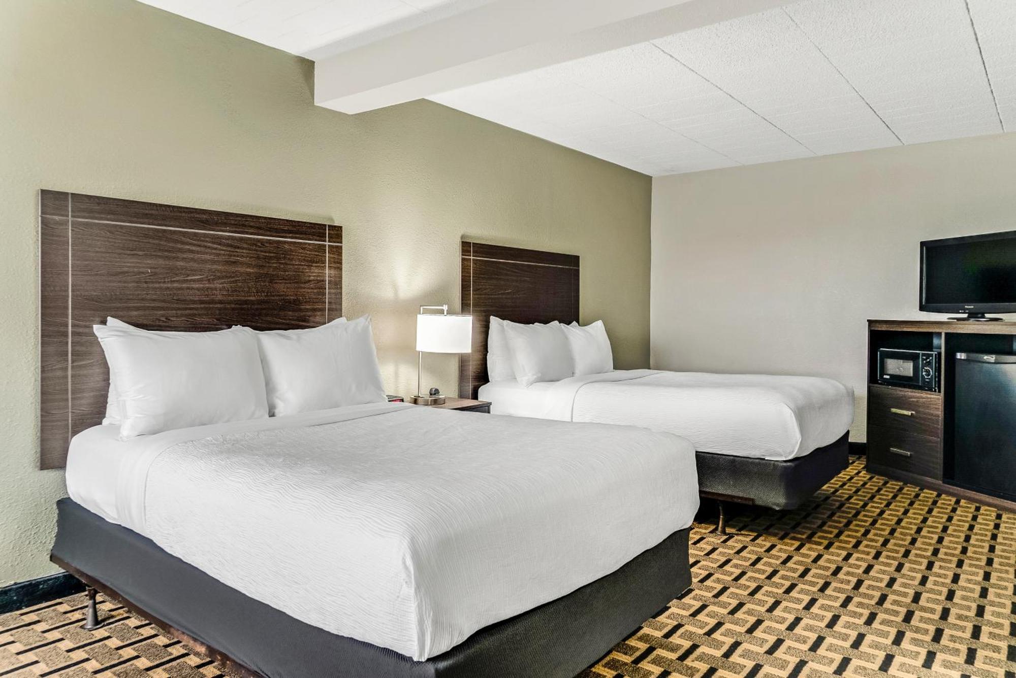 Quality Inn Detroit Downtown Экстерьер фото