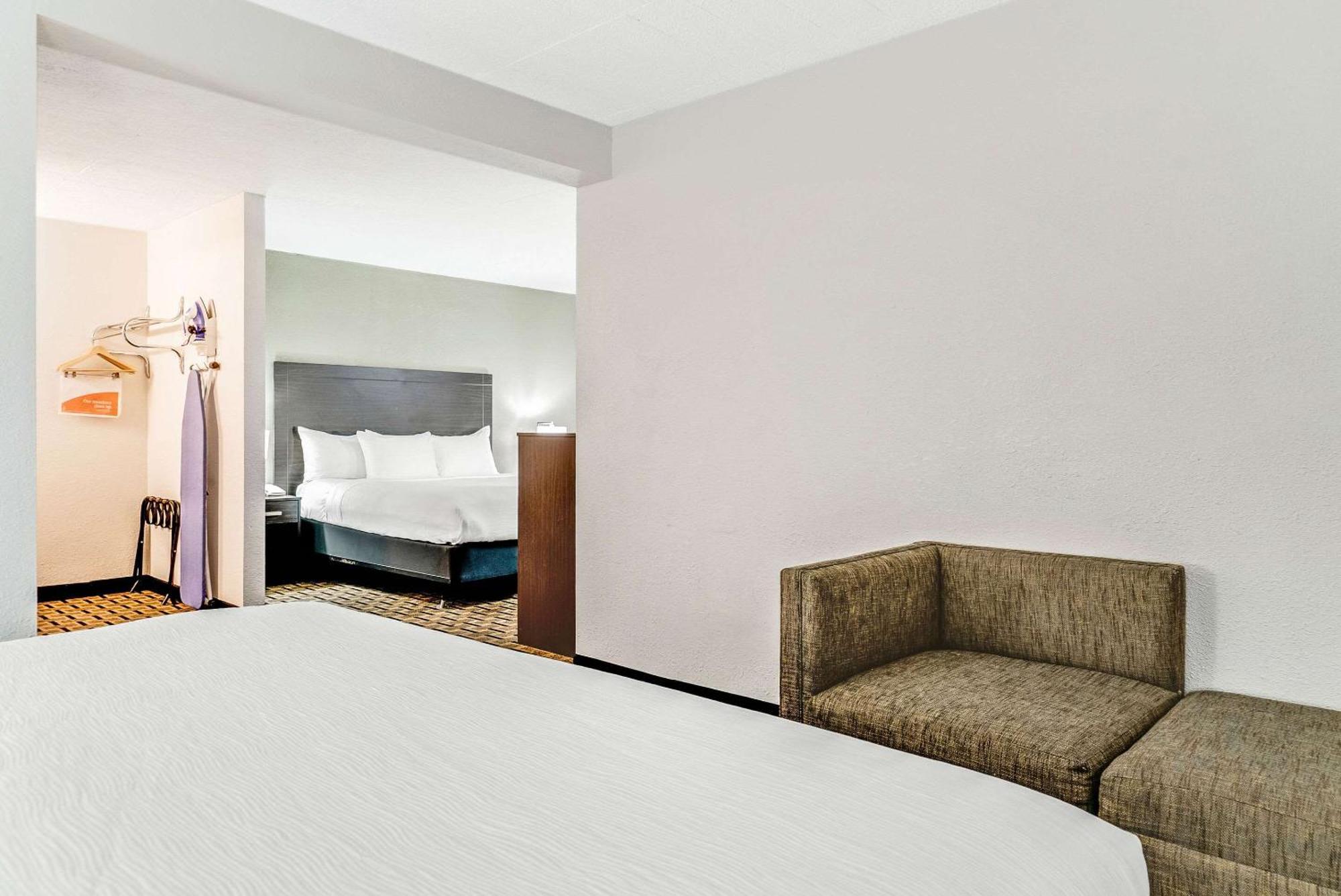 Quality Inn Detroit Downtown Экстерьер фото