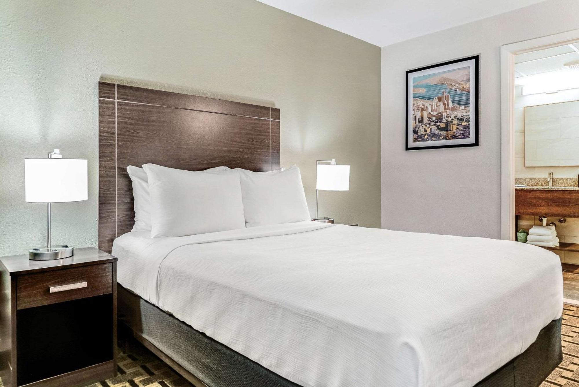 Quality Inn Detroit Downtown Экстерьер фото