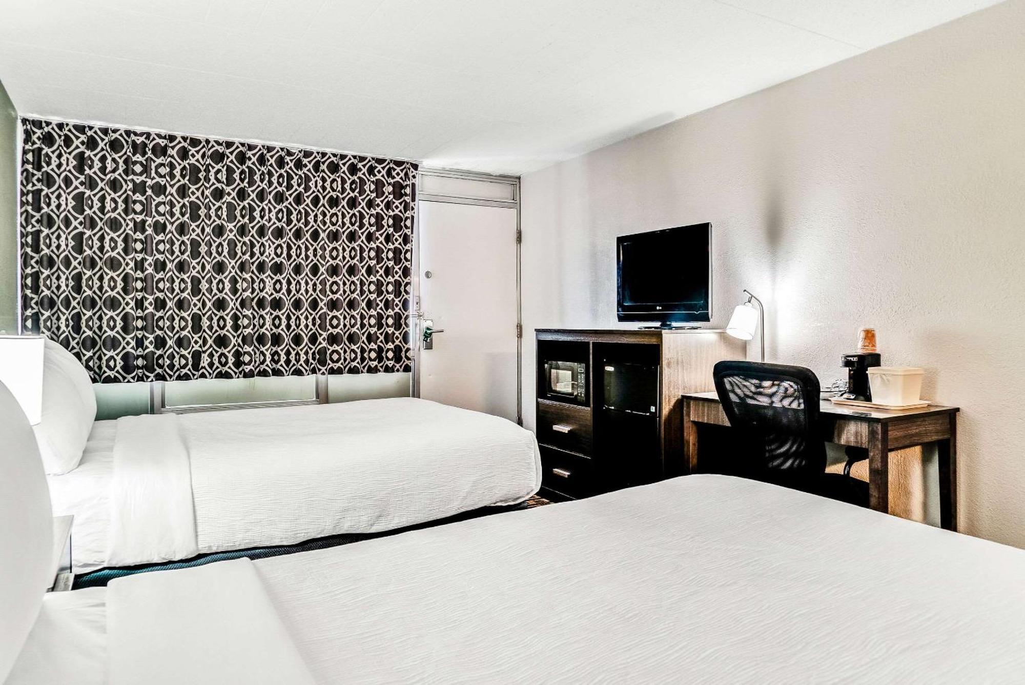 Quality Inn Detroit Downtown Экстерьер фото