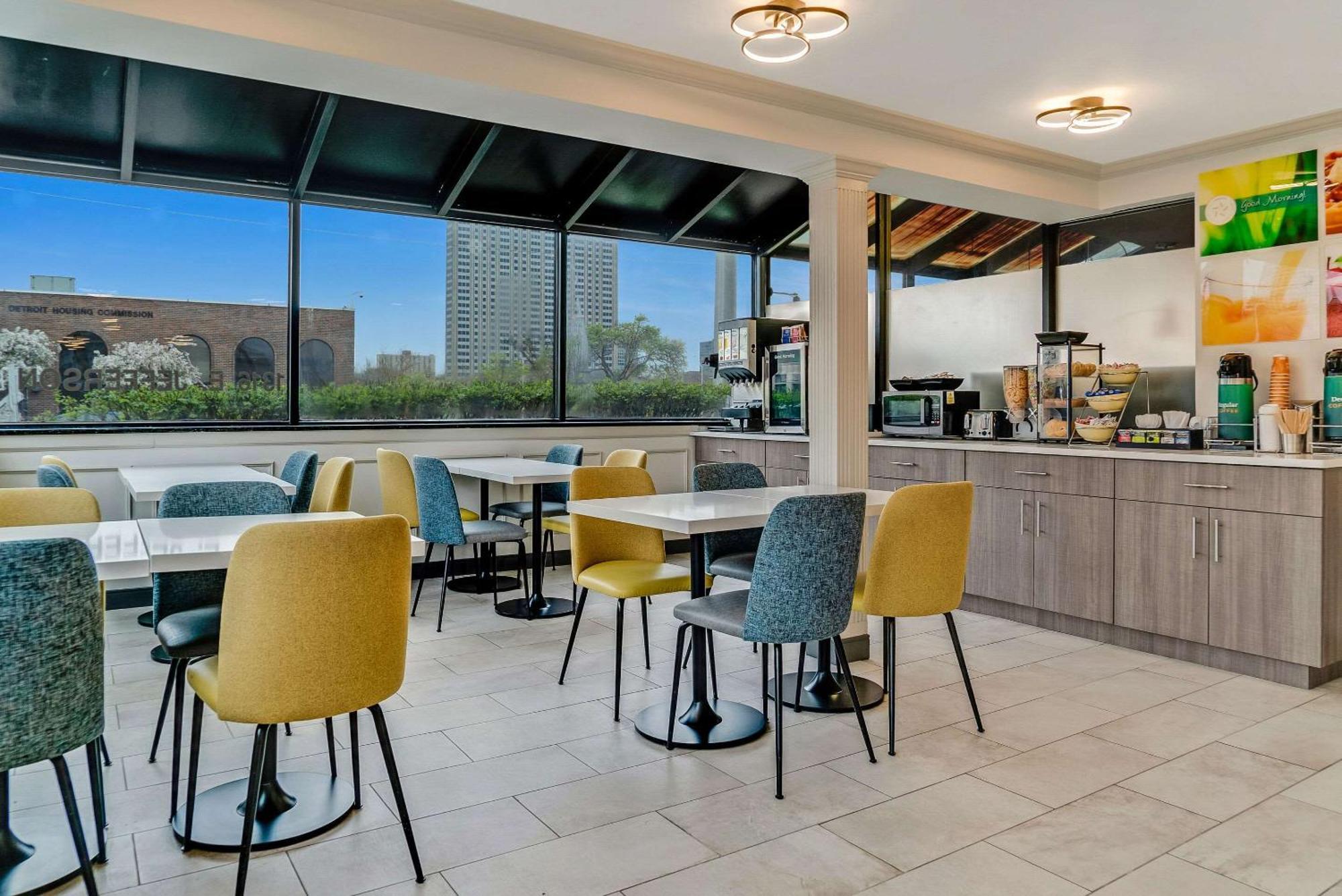 Quality Inn Detroit Downtown Экстерьер фото